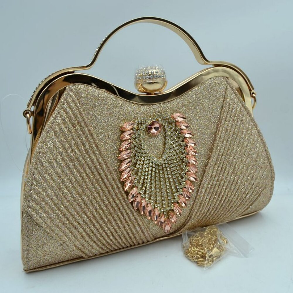 ALL EYES ON ME CLASSY BAG...